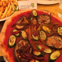 yummy pizza at Origano Trevi in Rome