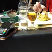 I cut the photo cause it's personal but there you can see how big the desserts were (as everything else!) We couldn't even finish it 🤤 at Origano Trevi in Rome