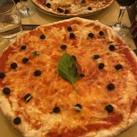 Vegan margarita with olives   at Origano Trevi in Rome