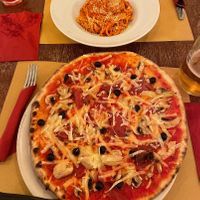 Pizza at Origano Trevi in Rome