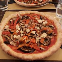 Vegan pizza at Origano Trevi in Rome