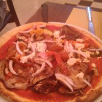 Vegan pizza at Origano Trevi in Rome