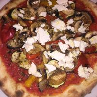 Vegan tofu and vegetable pizza at Origano Trevi in Rome