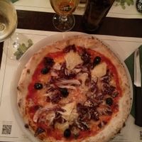 Vegan pizza at Origano Trevi in Rome