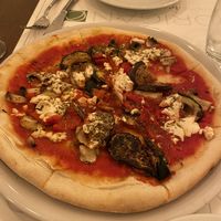 Vegan pizza at Origano Trevi in Rome