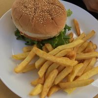 Beyond meat burger (6/10)  at Il Vegano Bistrot in Florence