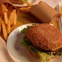 great burgers at Il Vegano Bistrot in Florence