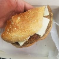 Lleve a el gato con el que vivo al veterinario y de paso aproveche para probar la comida tan Rica que hacen at Corazón Animal Vegano in Bogota