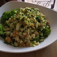 Ensalada Namaste at Namaste in Bucaramanga