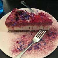Strawberry rhubarb “cheesecake” at Vegan Inspiratsioon in Tallinn