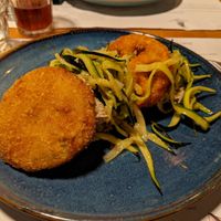 Jack fruit con zucchine e pomodoro verde fritto. at Romeow Cat Bistrot in Rome