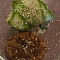 Jack fruit e pleurotus in salsa tartara, zucchine marinate al sesamo tostato con pomodori verdi fritti at Romeow Cat Bistrot in Rome