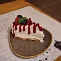 The white cake at Romeow Cat Bistrot in Rome