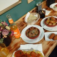 Y más at Estacion Quimera in Malaga