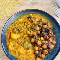 Curry lentils and chickpeas w/ spinach   at Estacion Quimera in Malaga