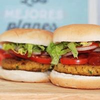 Crestas hamburguesas picante at Estacion Quimera in Malaga