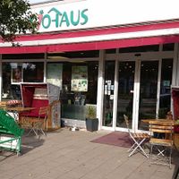 Outdoor seating in front of the store at Biohaus in Dusseldorf