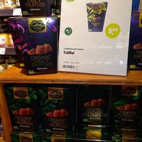 vegane trüffeln at denn's Biomarkt - Wehrhahn in Dusseldorf