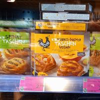 aufback sachen vegan at denn's Biomarkt - Wehrhahn in Dusseldorf