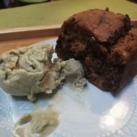 Banana bread with pistachio ice cream at Ikaro Cafe in Santa Marta