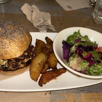 Burger vegana  at Kafe Botanika in San Sebastian