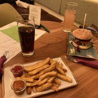 Vegan Burger and Dicke Fries at Cafe Lila in Regensburg