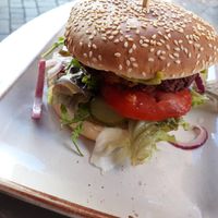 Veganer Burger at Cafe Lila in Regensburg