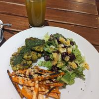 Menu del día - main dish and drink at Prana in Envigado