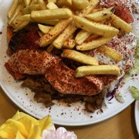 Vegöner Teller mit Pommes  at Vegöner in Nuremberg