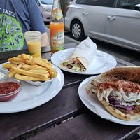Vegöner, Dürüm, Pommes, Mango Lassi und Saft at Vegöner in Nuremberg