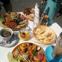 The big plate, the small plate, latte and espresso at Geh Veg in Berlin