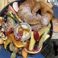 Sweet breakfast plate without chocolate at Geh Veg in Berlin