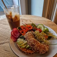 Avocado bagel and pumkin latte at Geh Veg in Berlin