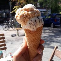 Vegan ice cream "oreo" and "peanutbutter" at Geh Veg in Berlin