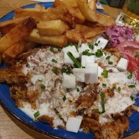Gyros mit Veta und Selbst gemachten Pommes at Vegano in Gross-gerau