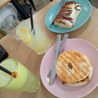 Zumos, napolitana y bagel at Bohemian Lane in Bilbao