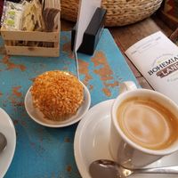 Almond cupcake and coffee at Bohemian Lane in Bilbao