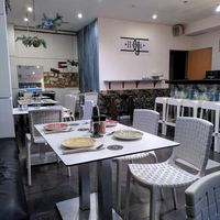 Eat-in space at El Oju in Granada