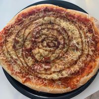 Pizza barbacoa at El Oju in Granada