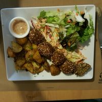 Plat (boulettes de sesame) at Mezzaluna in Saint-laurent-blangy