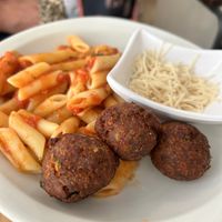 Menu pour enfant - pâtes boulettes  at Mezzaluna in Saint-laurent-blangy