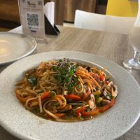 Stir fry noodles at Frutos del Sol in Cali