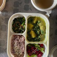 B）椰奶有机摩罗叶金瓜 Masak Lemak Organic Mulukkiya with Pumpkin
**Set meal comes also with a organic Vege ( stir-fry green vege), organic salad or fruit, organic brown  at Green Bamboo Organic Shop in Kuala Lumpur