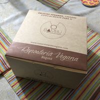Torta en caja / Cake box  at Vegan Bambú in Bogota