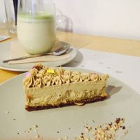 cheese cake and matcha almond milk at Mantra Raw in Milan