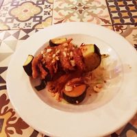 Brochetas de Heura con noodles  de arroz y salsa Satay at VEGA - Luna in Madrid