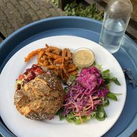 Oyster burger/haagse zwam burger with bataat fries 🌱😋 at Hagedis in The Hague
