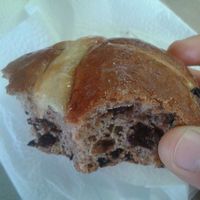 vegan hot cross bun at Tart Bakery - Grey Lynn in Auckland