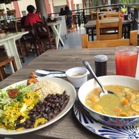 Menú del día muy económico at Govinda's - Parque Berrio in Medellin