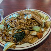 Chicken chow mein at Teapot Vegetarian House in Redmond